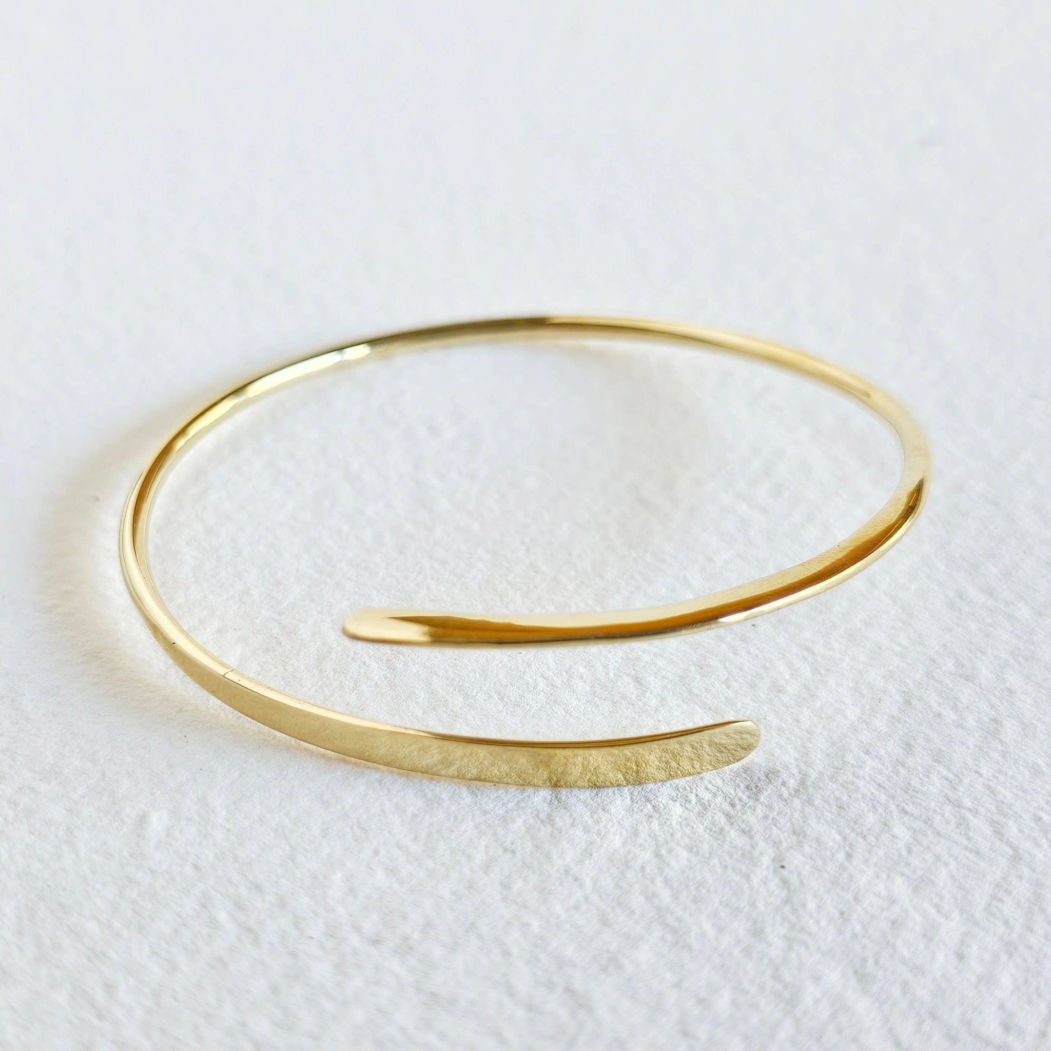 Bisjoux Brass simple wire thread bangle bracelet flat ends 2 styles: Thick or Thin - Lalka Beauty Co.