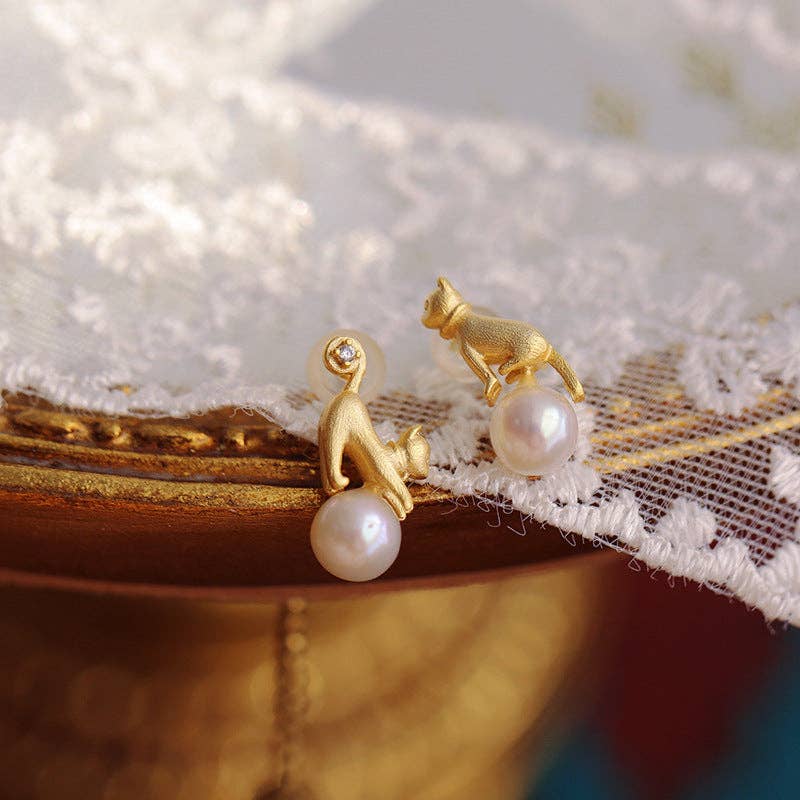 Gold Cat Pearl Stud Earrings in 925 Sterling Silver, Pearl: Gold - Lalka Beauty Co.