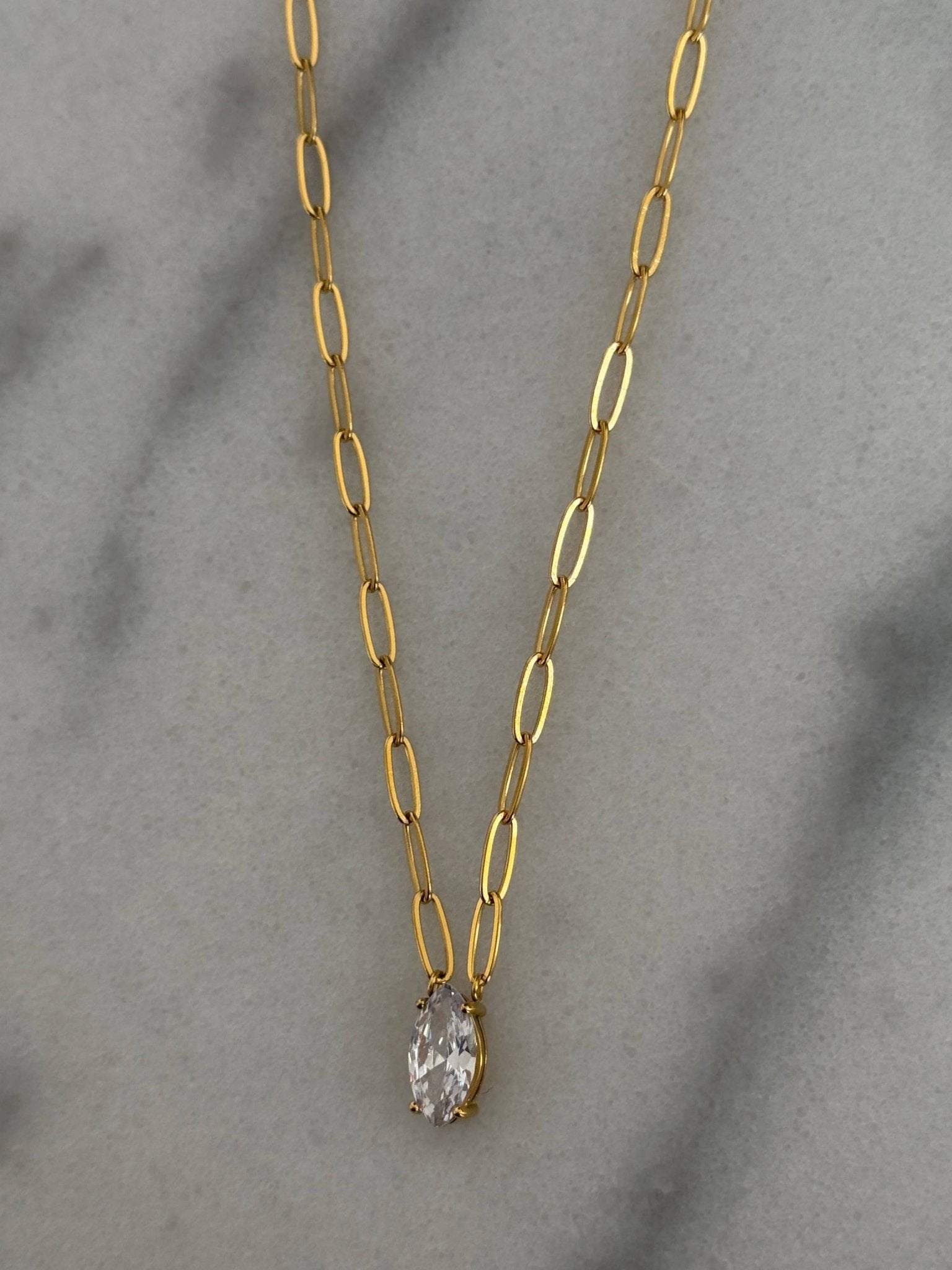 GOLD + DIAMOND PENDANT NECKLACE - Lalka Beauty Co.