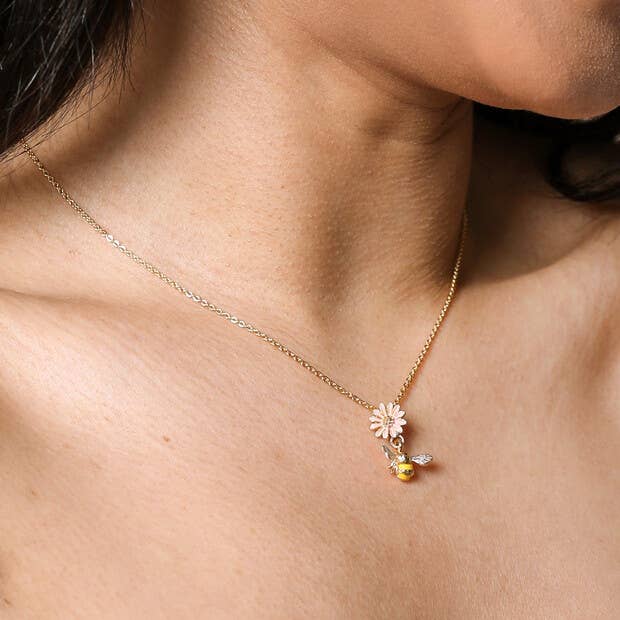 Lisa Angel Floral Bee Pendant Necklace in Gold - Lalka Beauty Co.