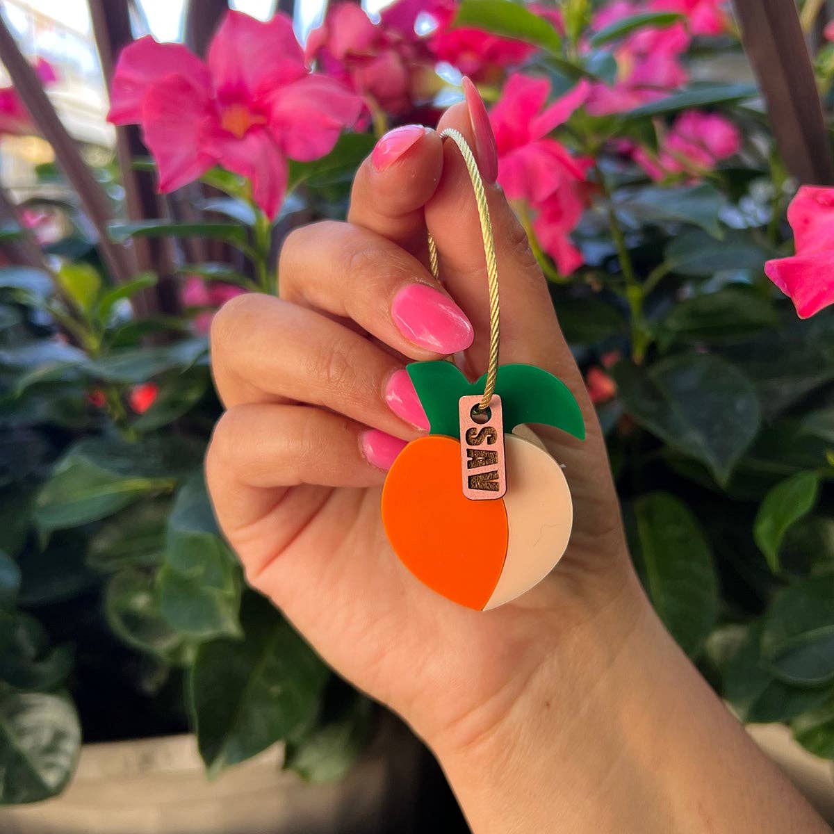 Savannah Peach Keychain - Lalka Beauty Co.